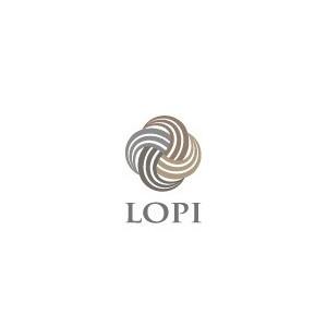 Logo for LOPI med en stiliseret spiralform i grå og guld nuancer.