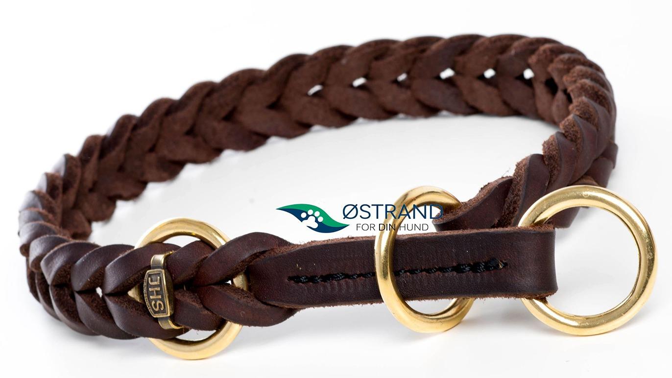 Flettet læderhalsbånd i brun med guldring og Østrands logo.
