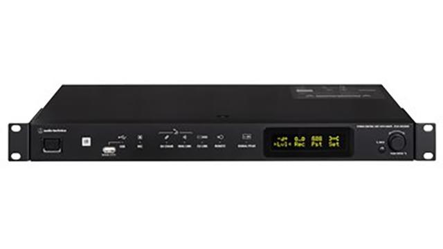Professionel audio processor med digitale kontroller og LED-display til lydbehandling.