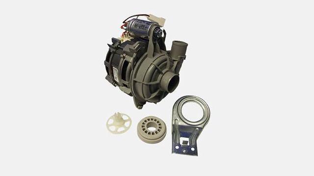 Turbocharger med tilbehør, herunder en motor, skiver og en monteringsplade.